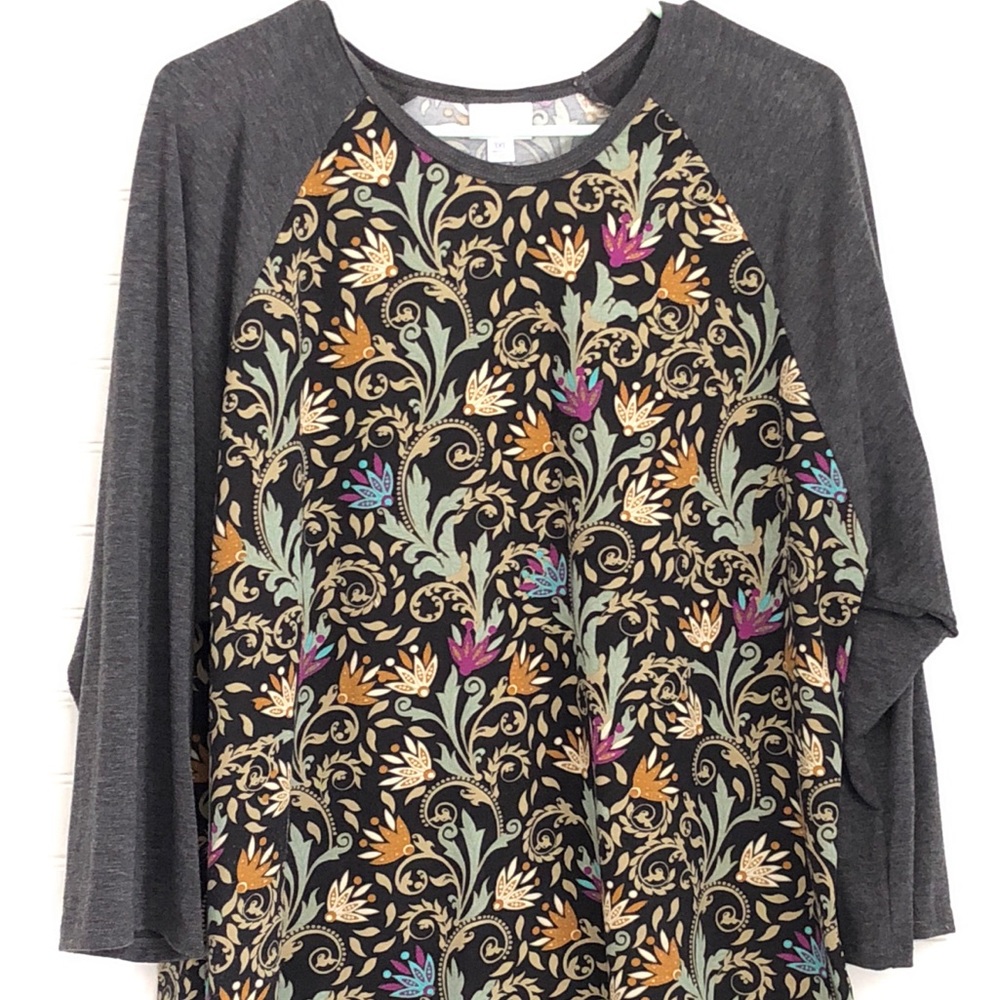 LuLaRoe Randy Baseball Tee